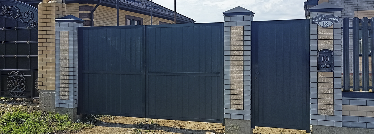 Въездные ворота в Карачаевске под ключ